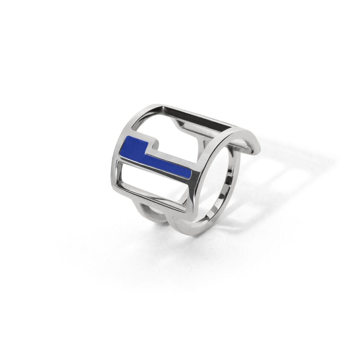 Bague Icto argent laque bleue fond blanc bijou geometrique artisanal