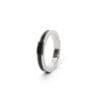 Bague Fouze argent laque noire fond blanc bijou artisanal lignes sobres