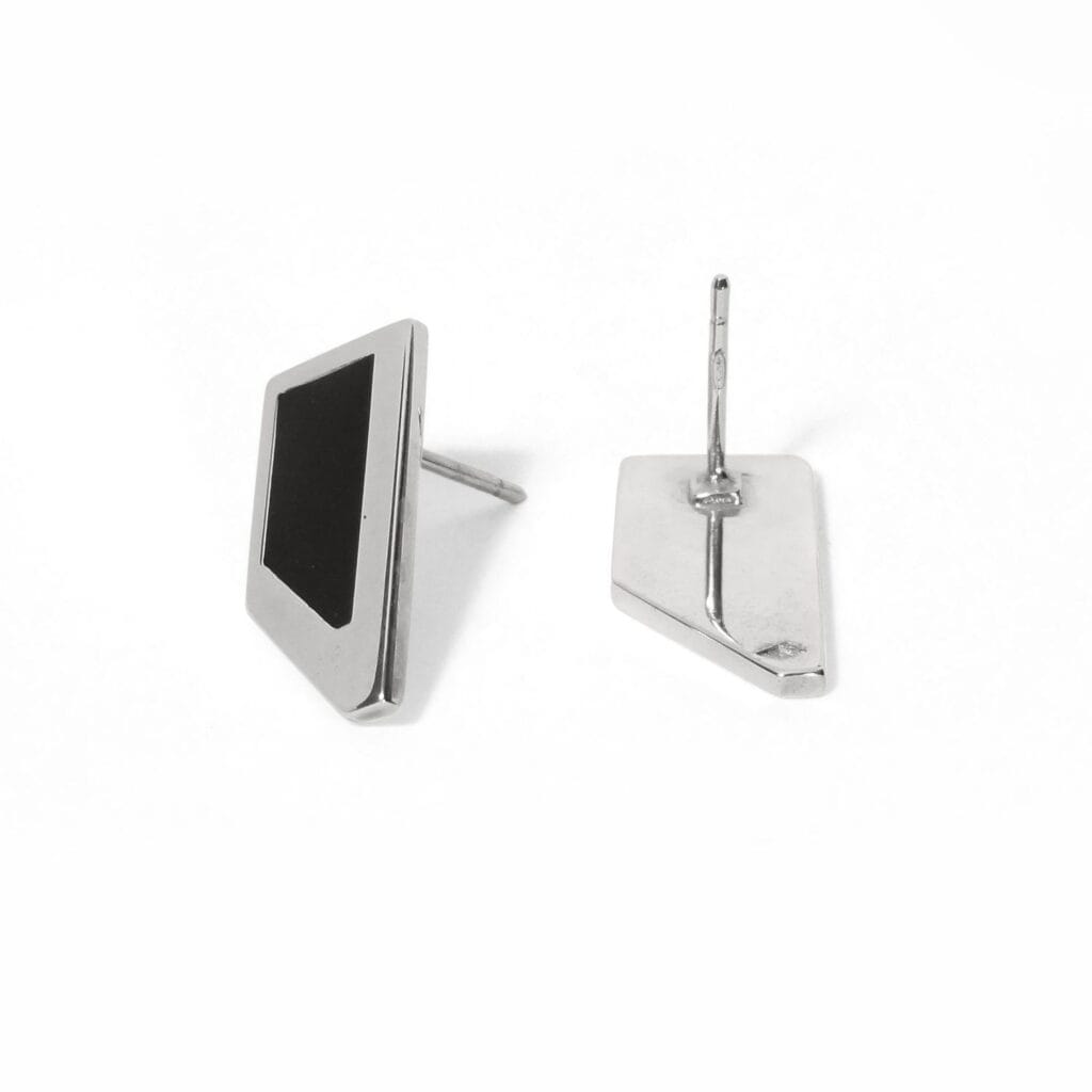 Boucles d'oreilles Voli argent laque noire vue dos bijou artisanal raffine