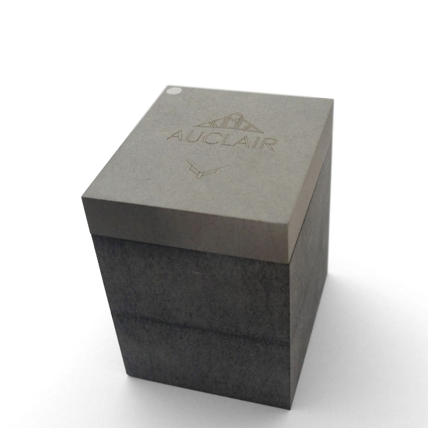 Boite fermee bague Isiro argent materiaux recycles design artisanal