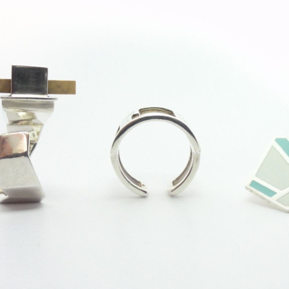 Sélection de bijoux Auclair-Création : bagues Olpi, Icto et Adapa, illustrant la diversité de nos créations artisanales et éthiques.