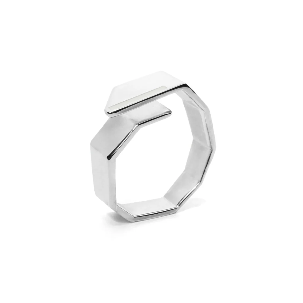 bague laje argent laque blanche lignes pures design contemporain