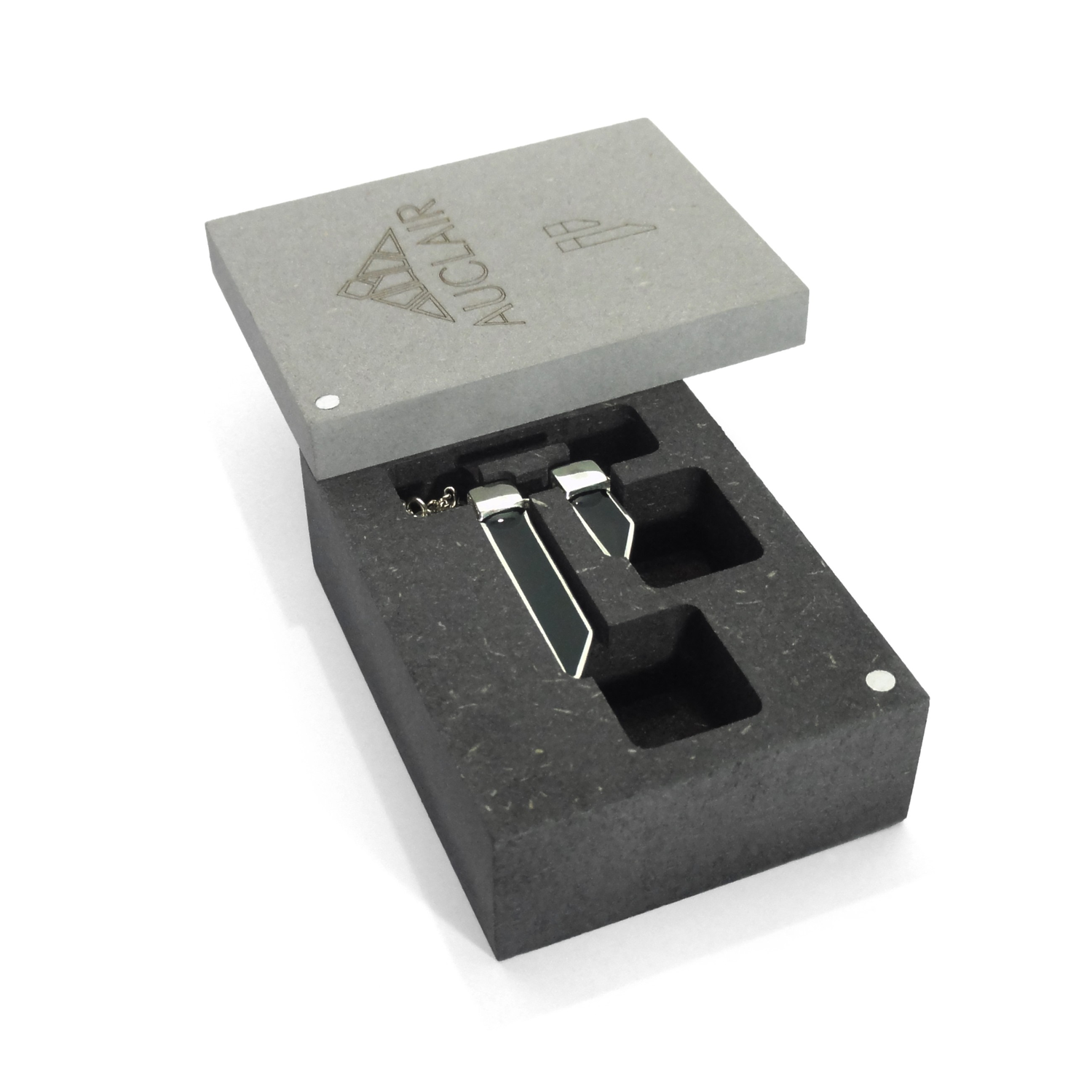 pendentif mar argent laque noire ecrin bois ouvert presentation soignee